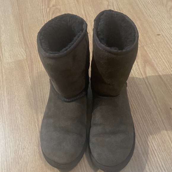 uggs - Picture 1 of 2